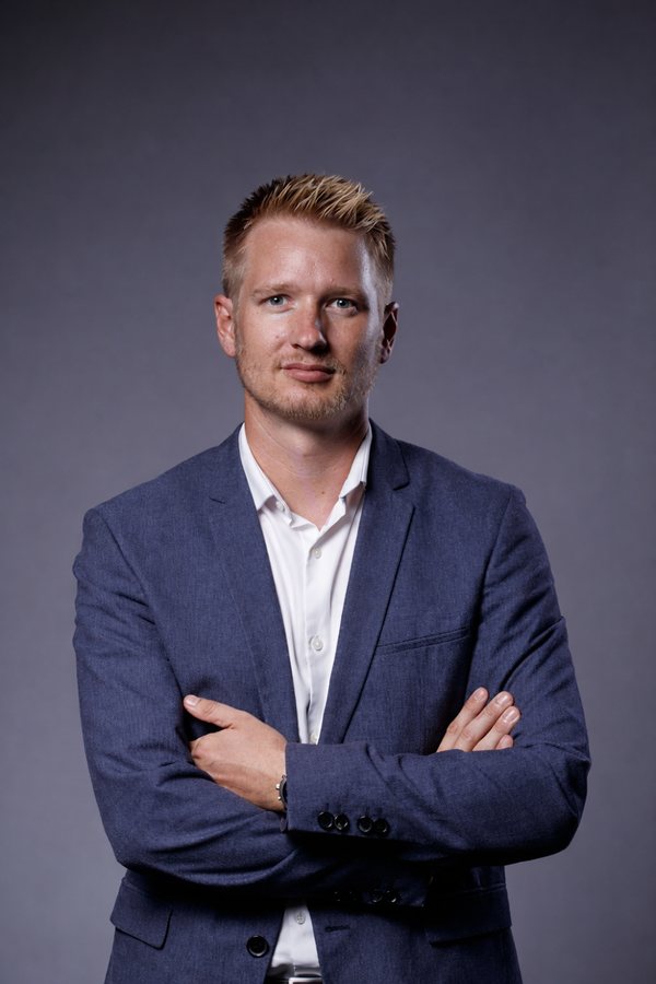 Zac Zagol — founder of Arizen, first American licensed by the OAB, Brazil consulting expert